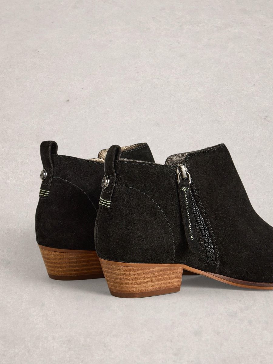 Wildlederstiefeletten mit Blockabsatz