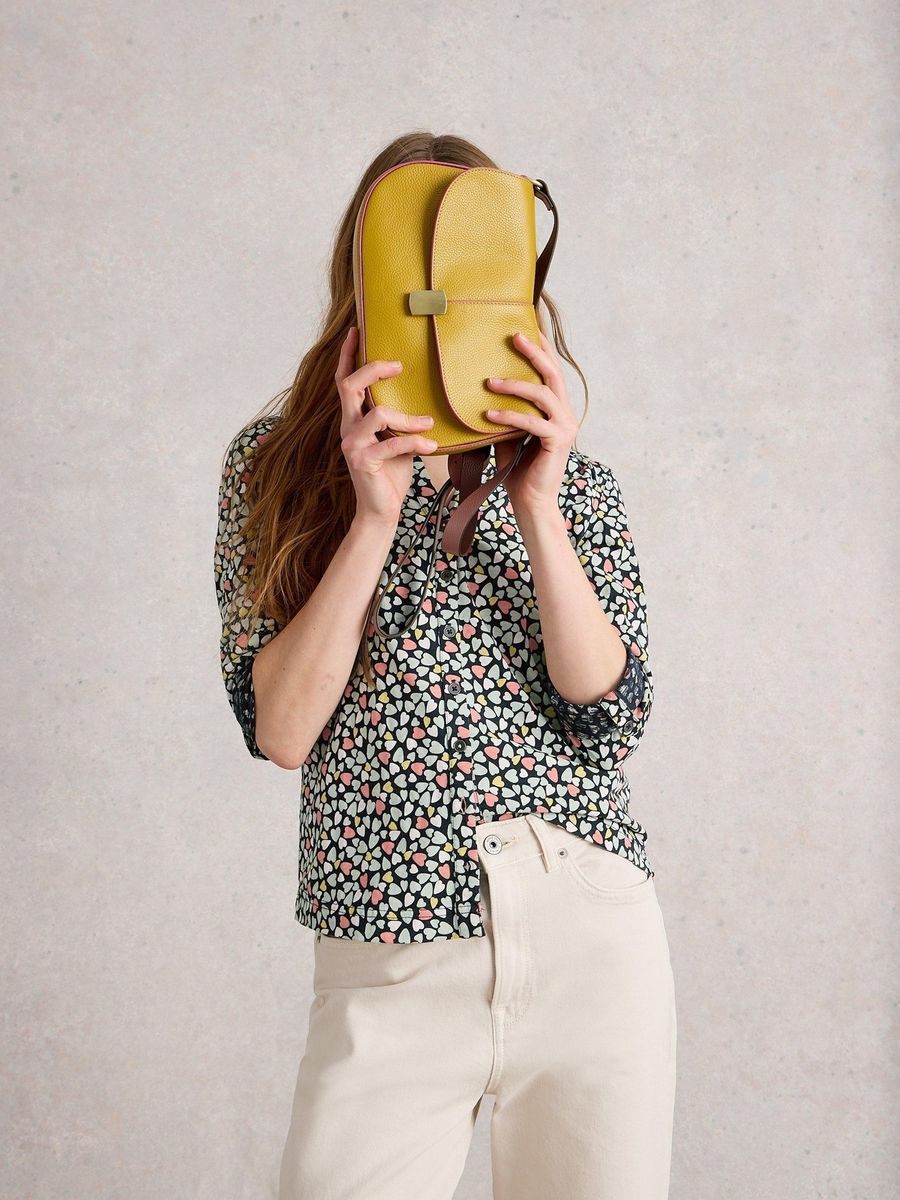 Jerseybluse mit floralem Herzmuster
