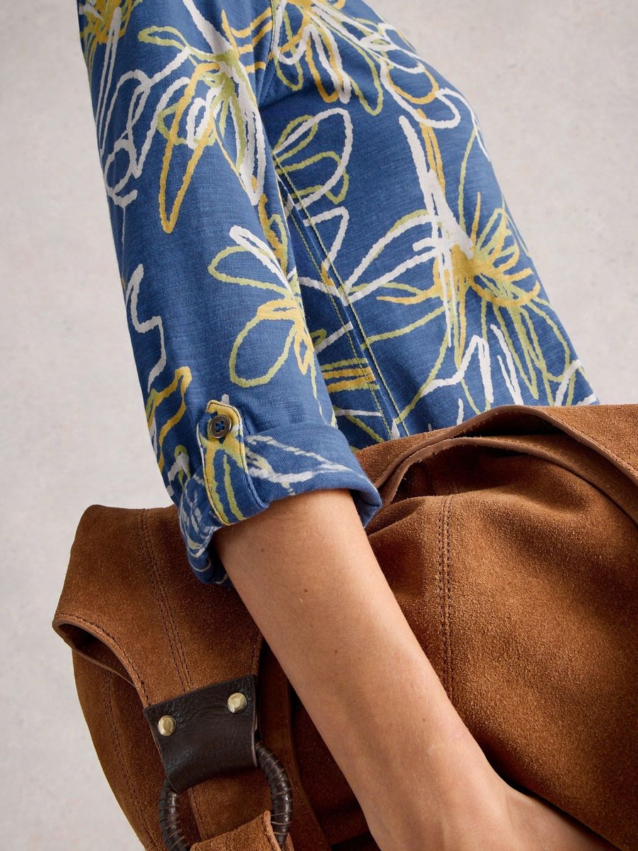 Jerseybluse mit floralem Herzmuster