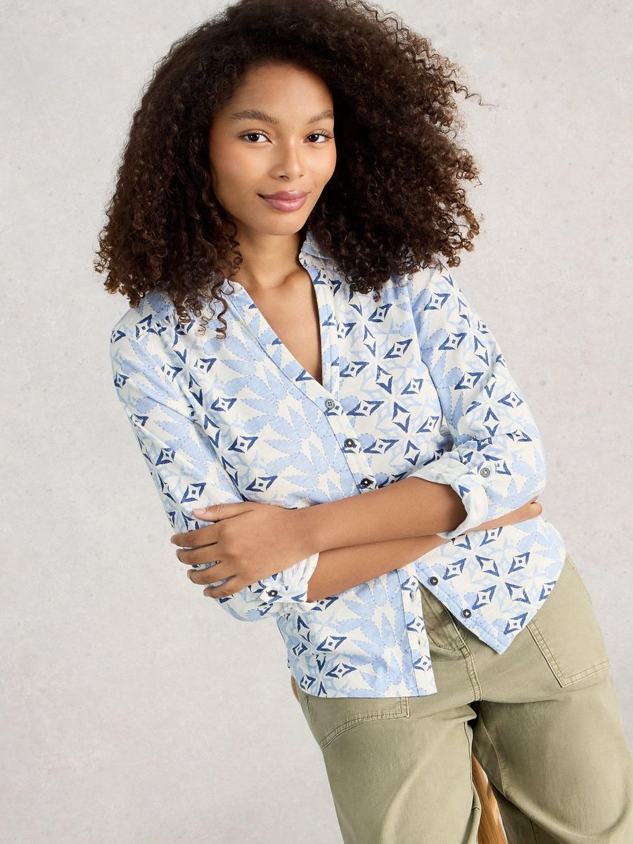 Jerseybluse mit floralem Herzmuster