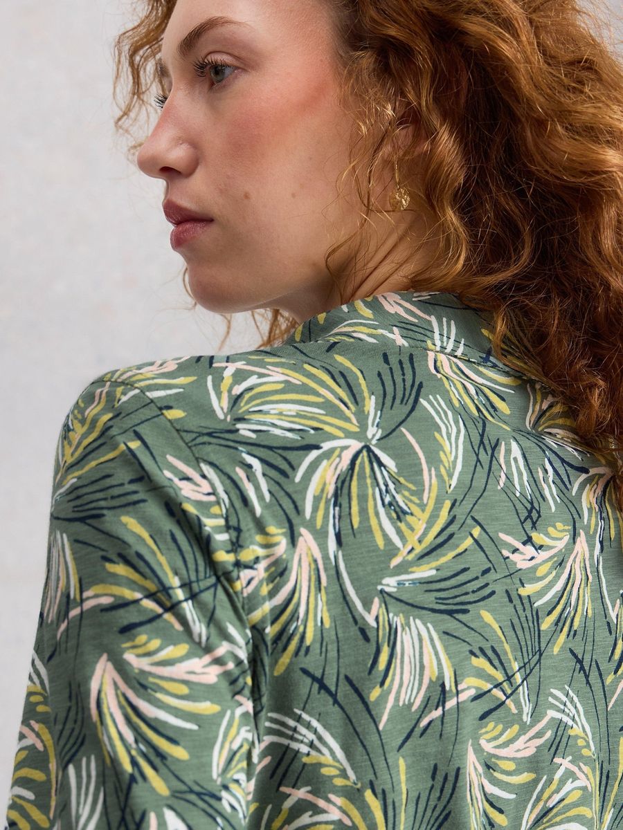 Jerseybluse mit floralem Herzmuster