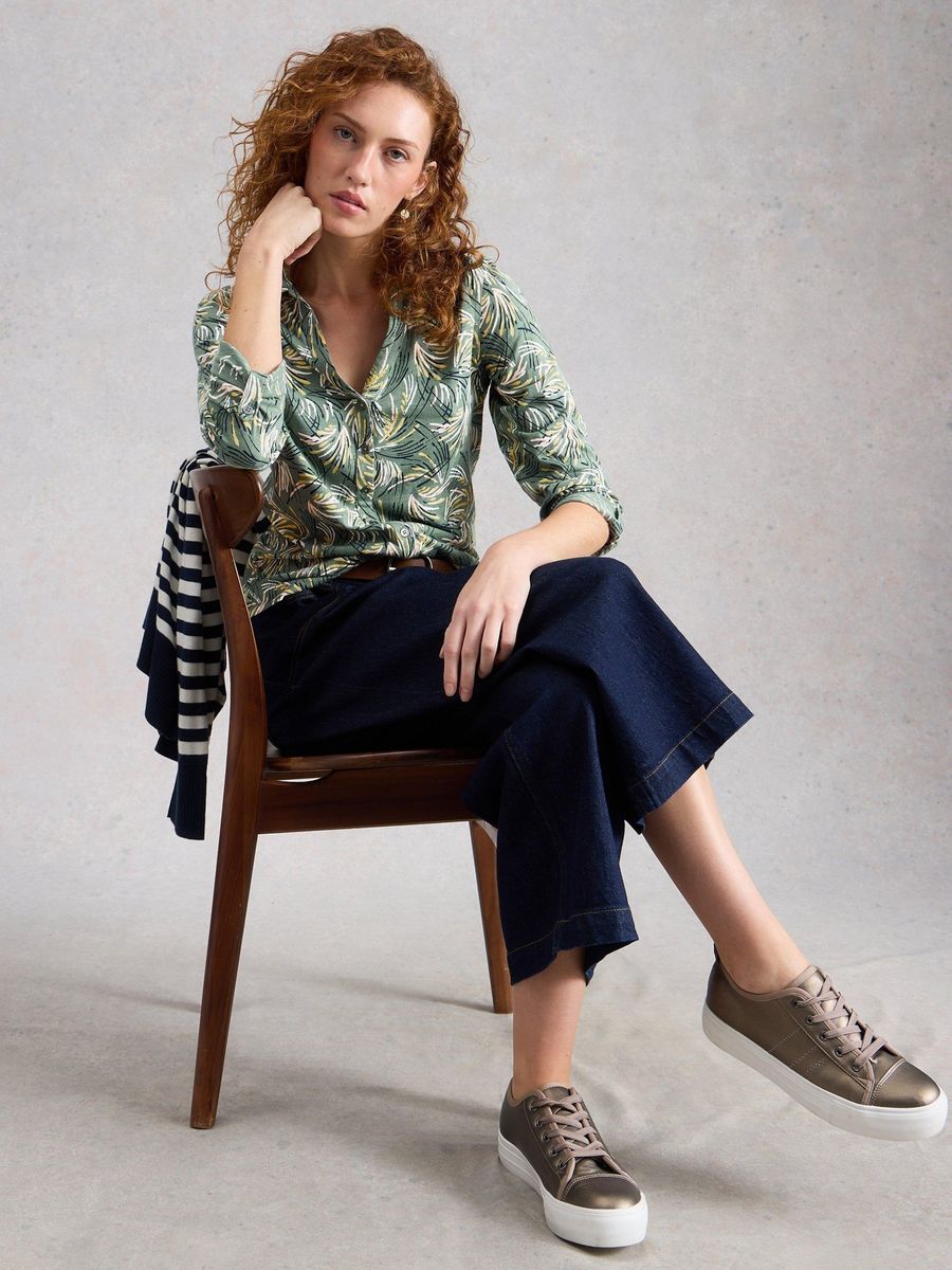 Jerseybluse mit floralem Herzmuster