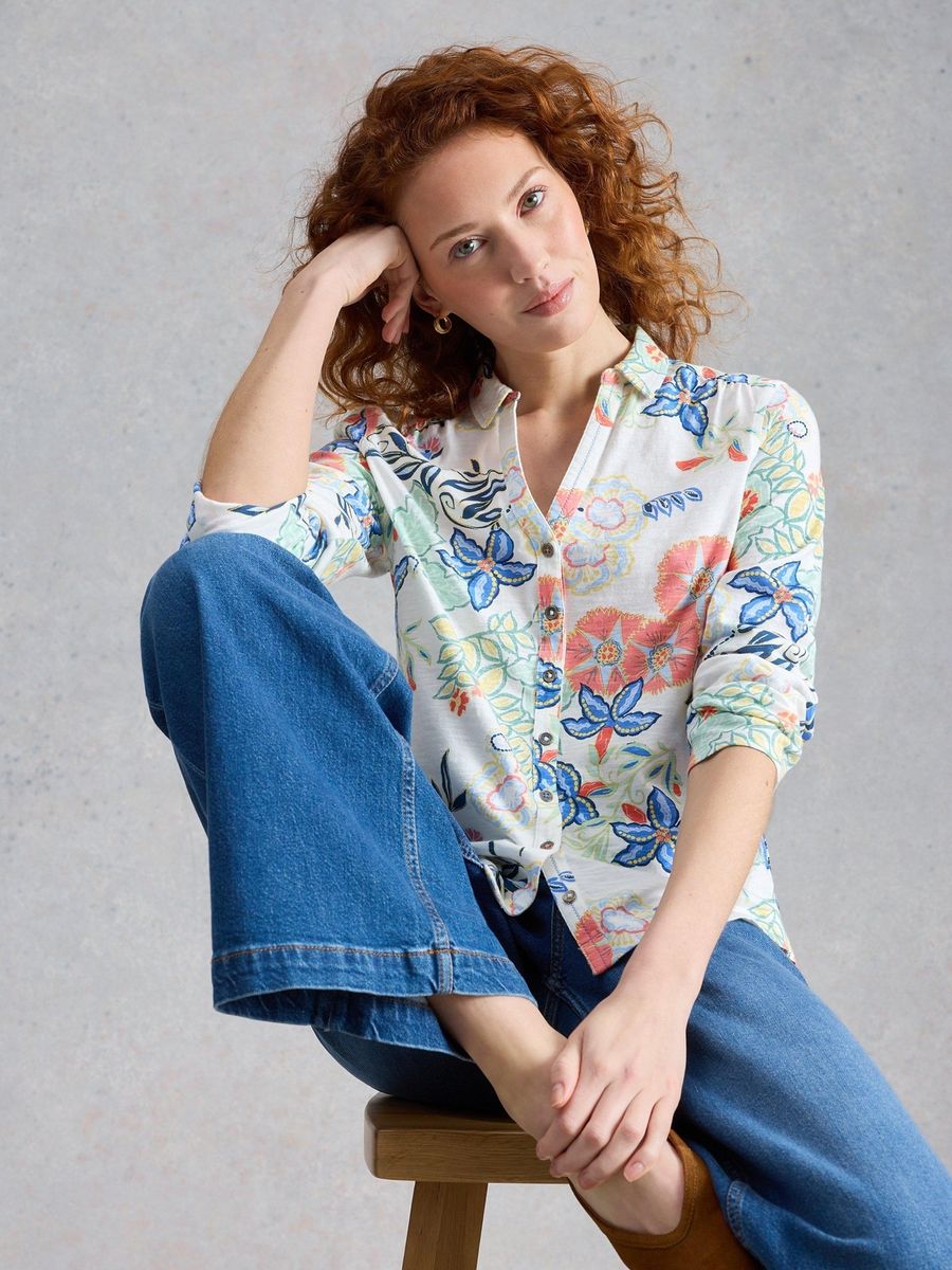 Jerseybluse mit floralem Herzmuster