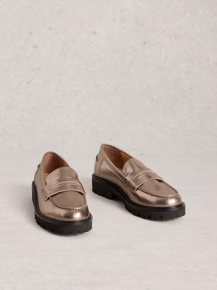 Klassischer schwarzer Leder Plateau Loafer