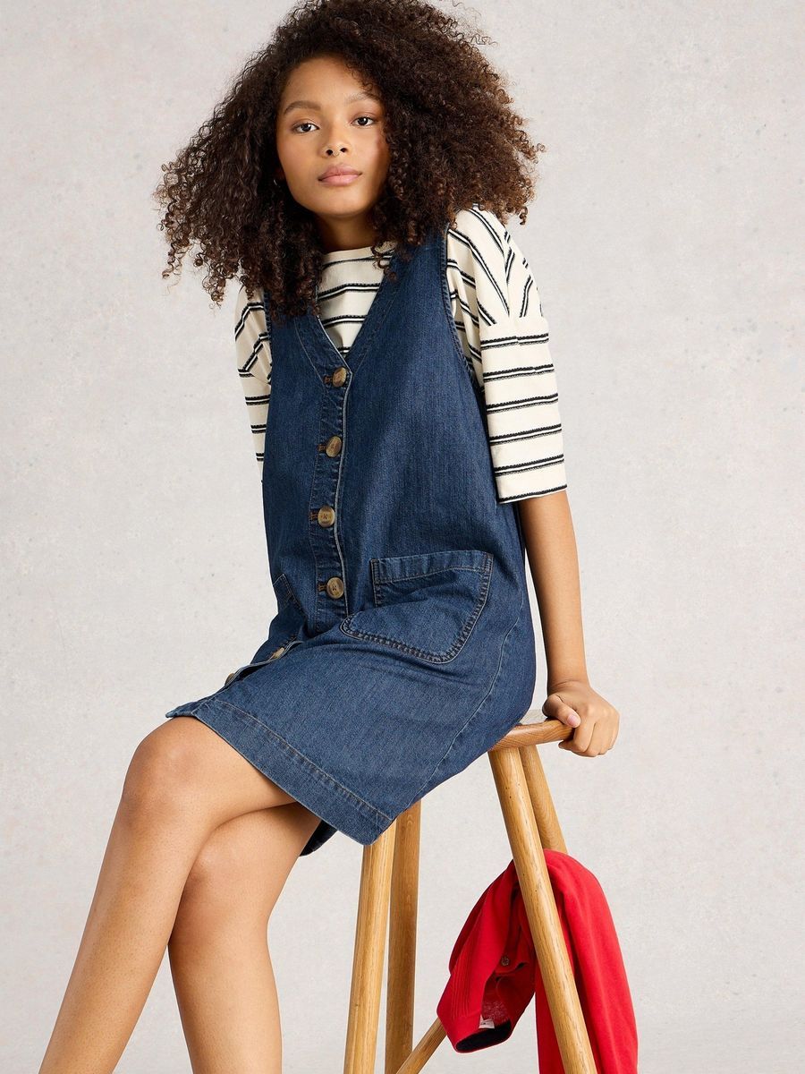 Jeans-Latzkleid mit Knopfleiste