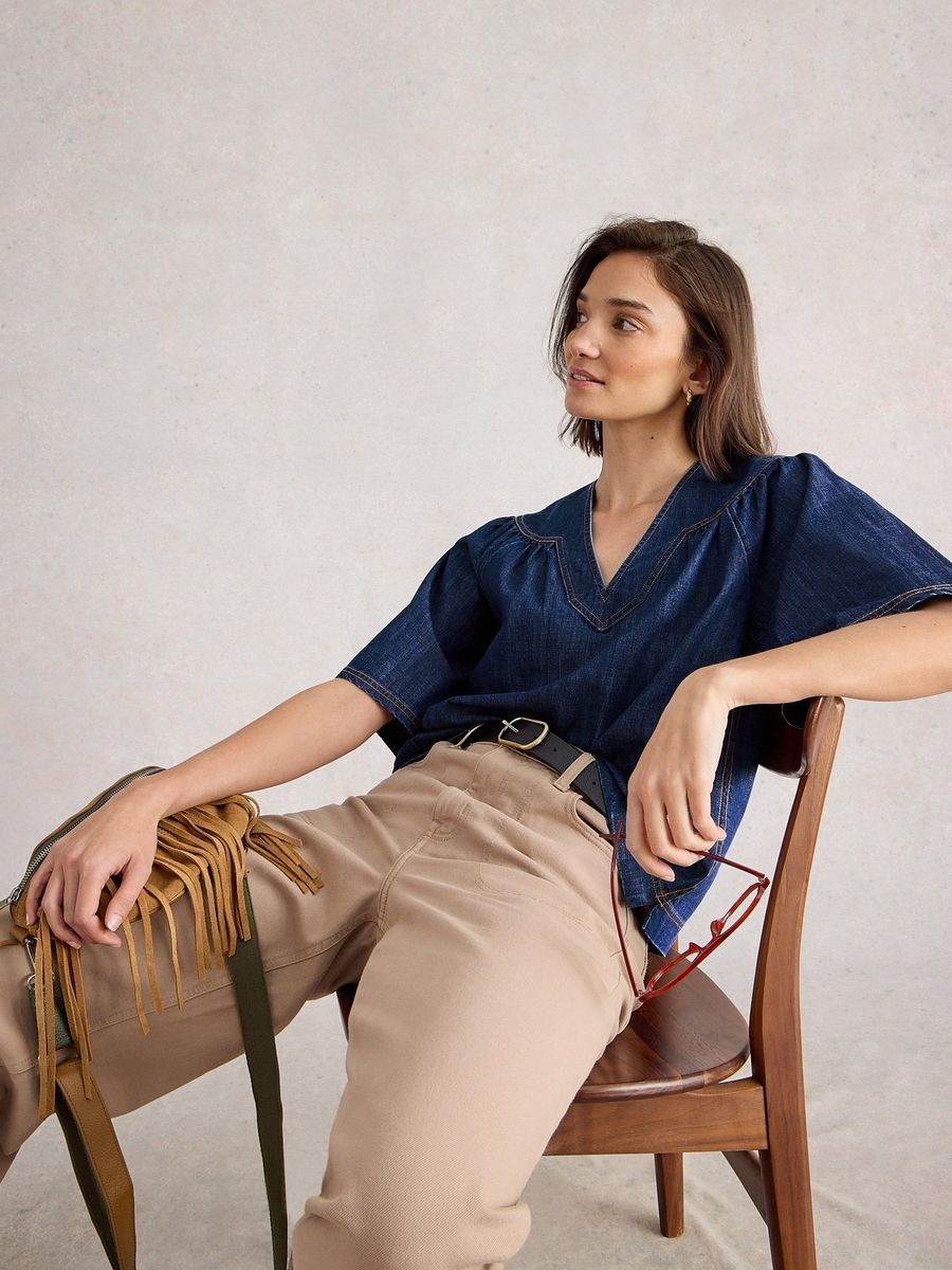 Locker geschnittenes Denim-Top mit V-Ausschnitt