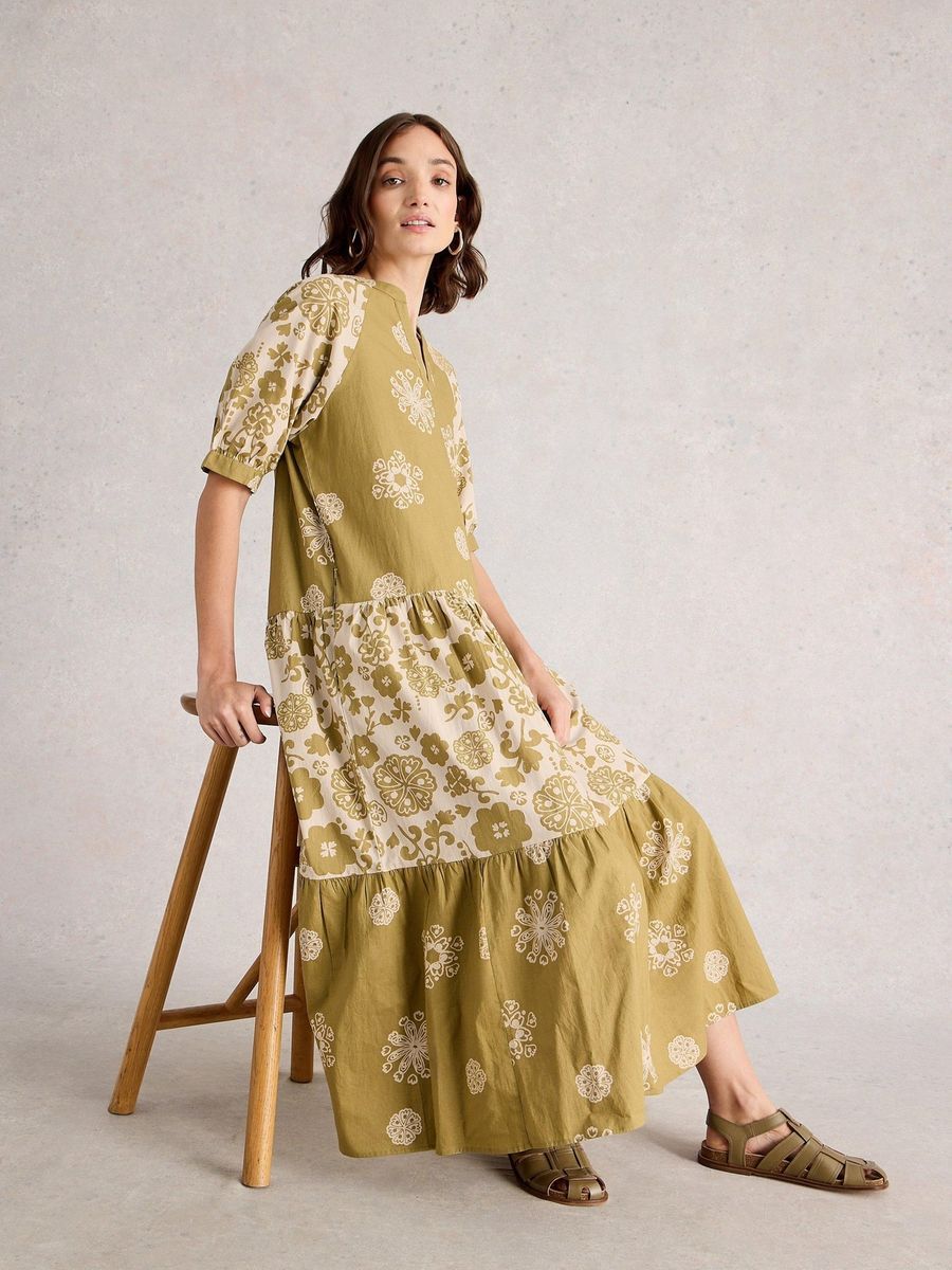 Gestuftes Midikleid mit Blumenmuster