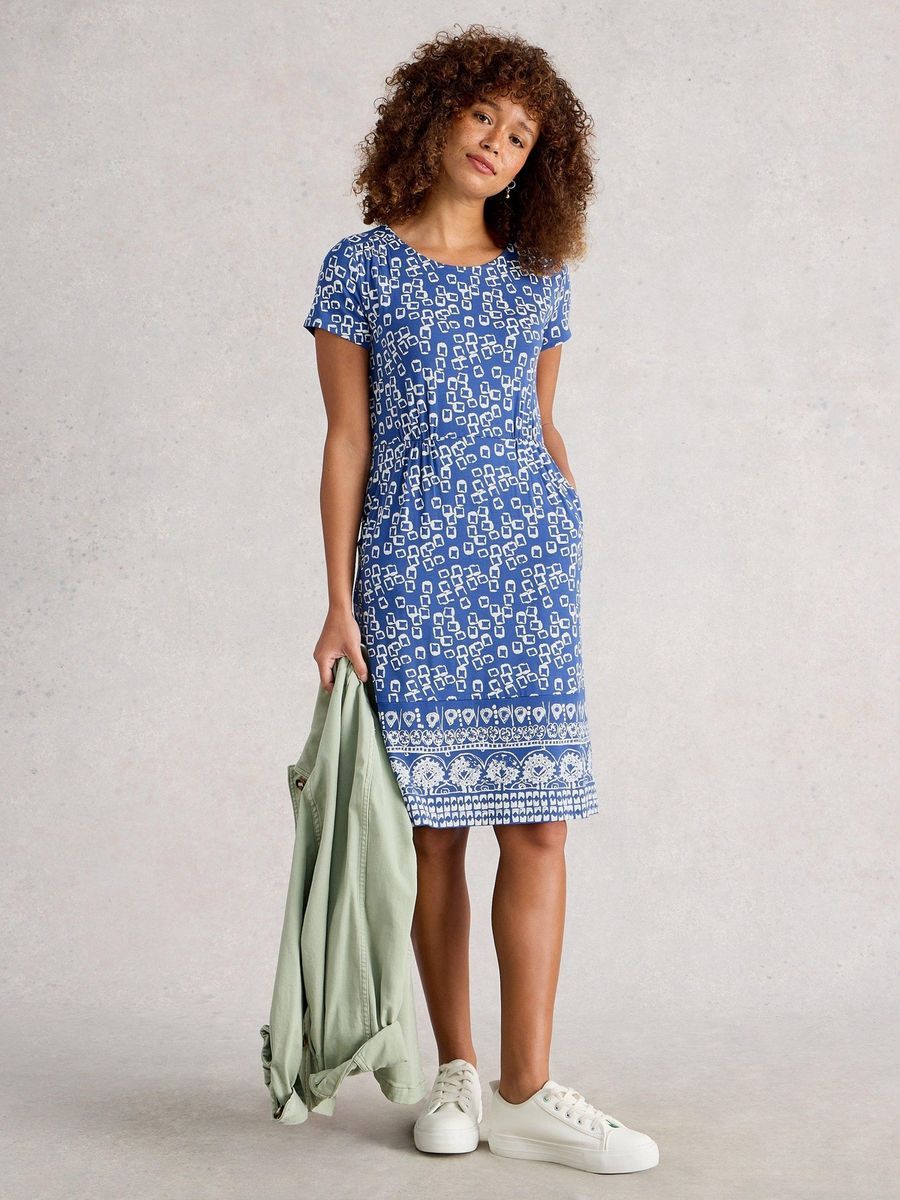 Bequemes blaues Jerseykleid mit Taschen