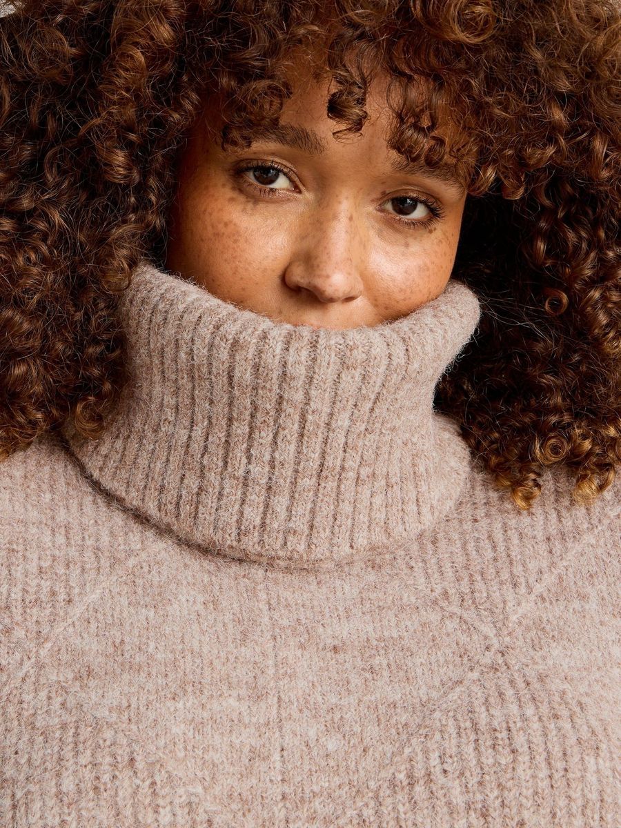 Ärmelloser Strickponcho mit Rollkragen