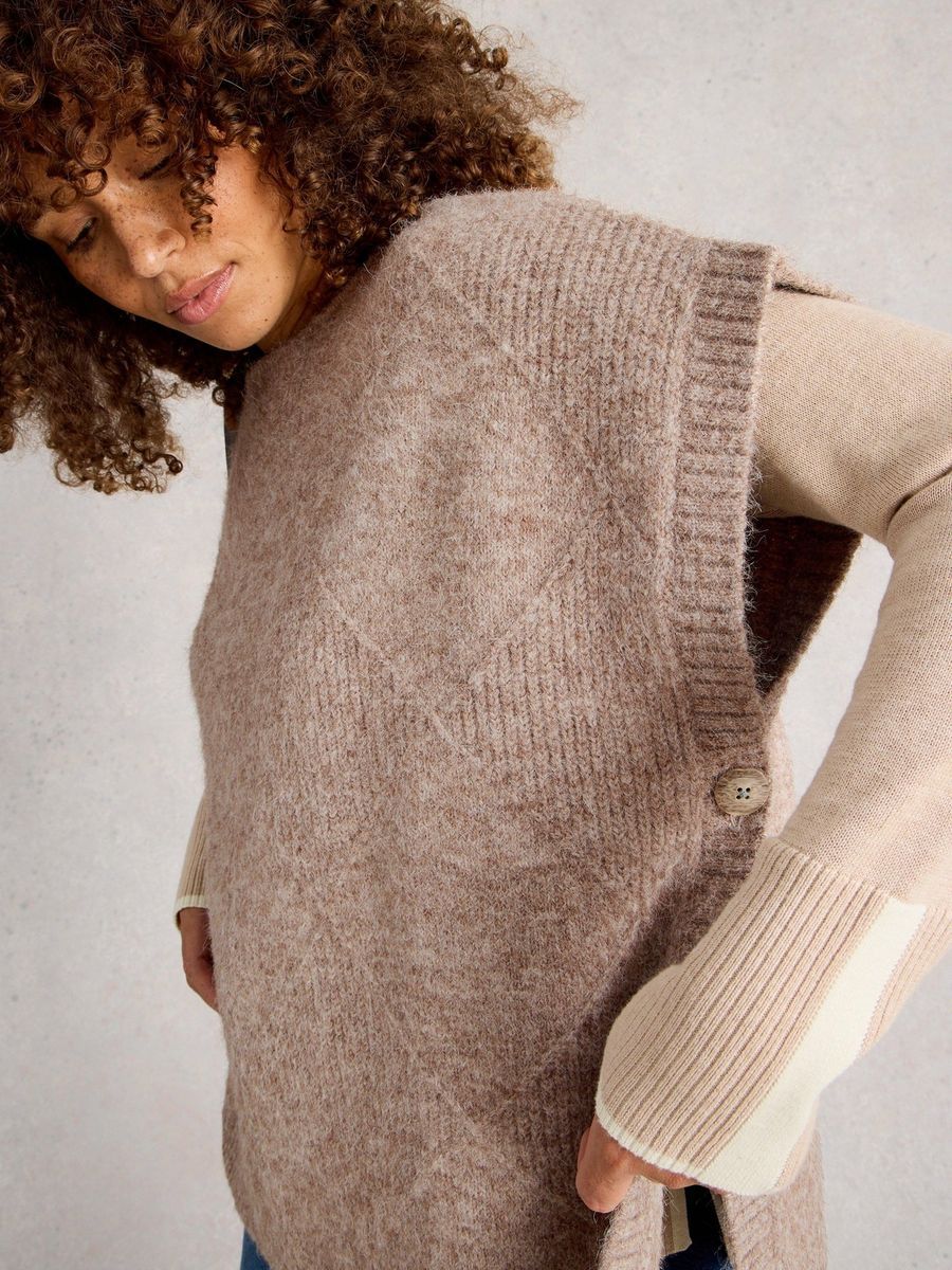 Ärmelloser Strickponcho mit Rollkragen