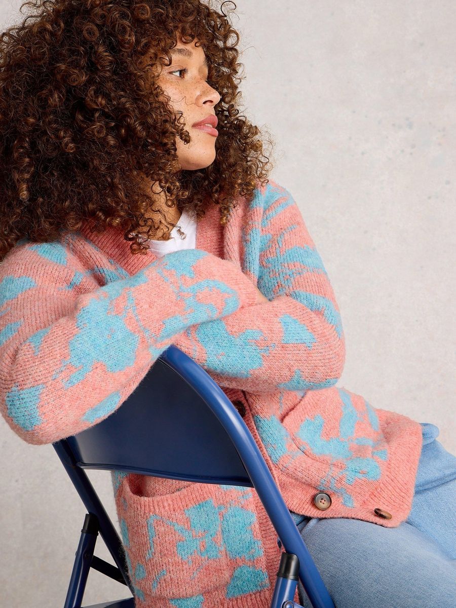 Florale Strickjacke mit V-Ausschnitt