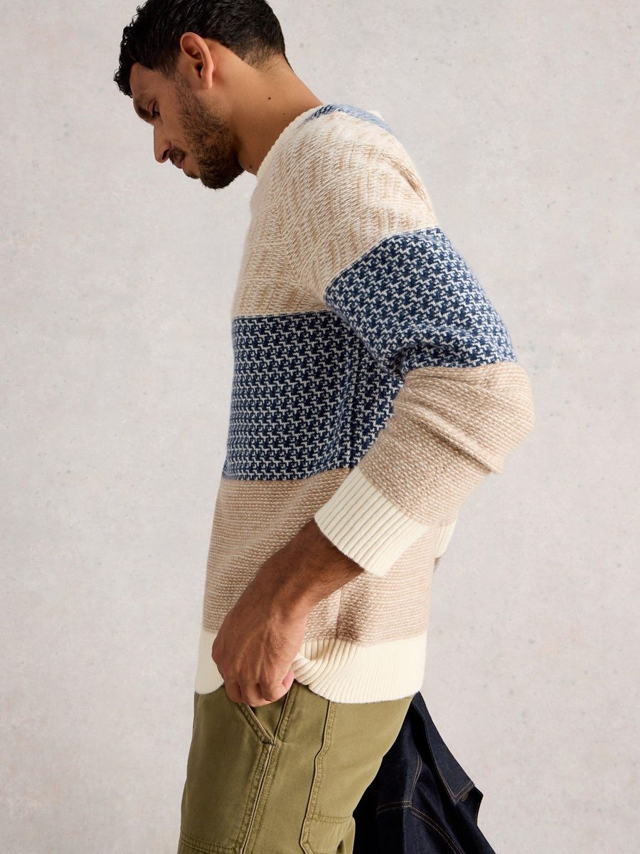 Gestreifter Strickpullover mit Rundhalsausschnitt