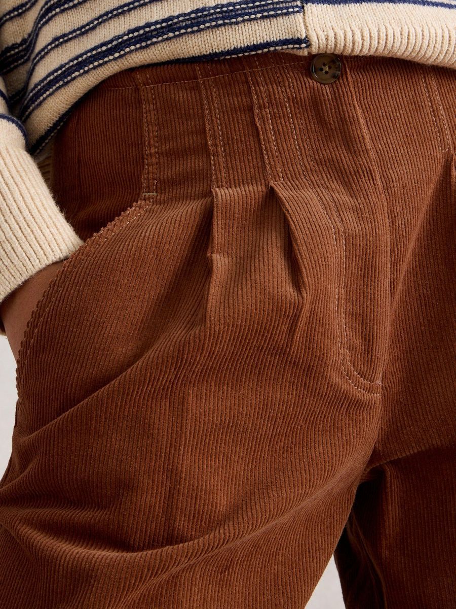 Cordhose Clara aus Bio-Baumwolle mit weitem Bein