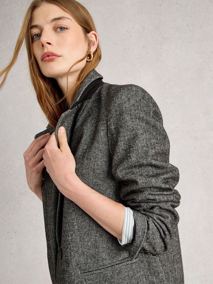 Taillierter Tweed-Blazer mit fallendem Revers