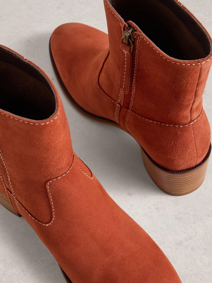 Stiefeletten aus Wildleder mit Blockabsatz
