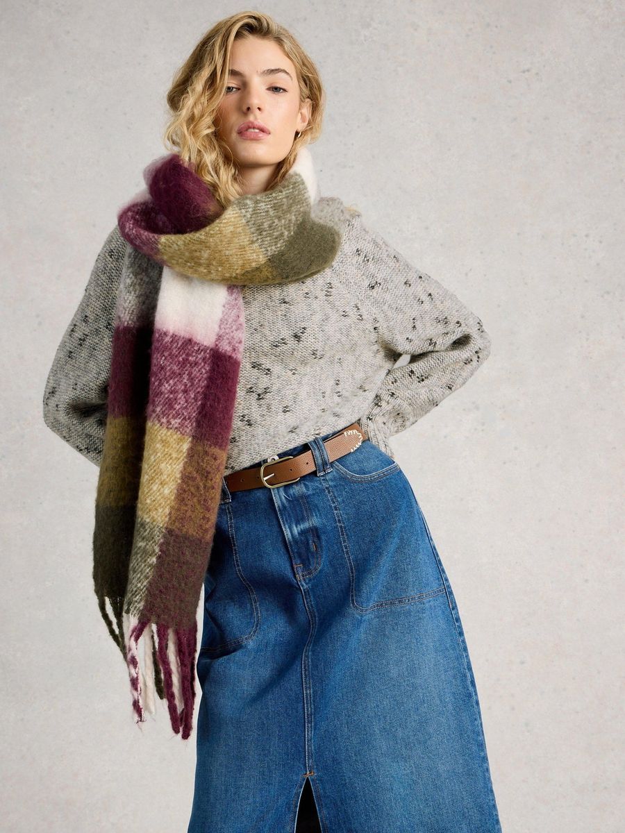 Locker geschnittener Pullover mit Rollkragen