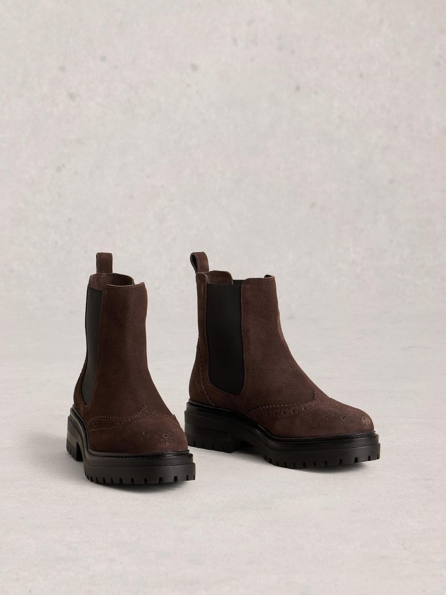 Chelsea Boot aus Wildleder mit Brogue-Details