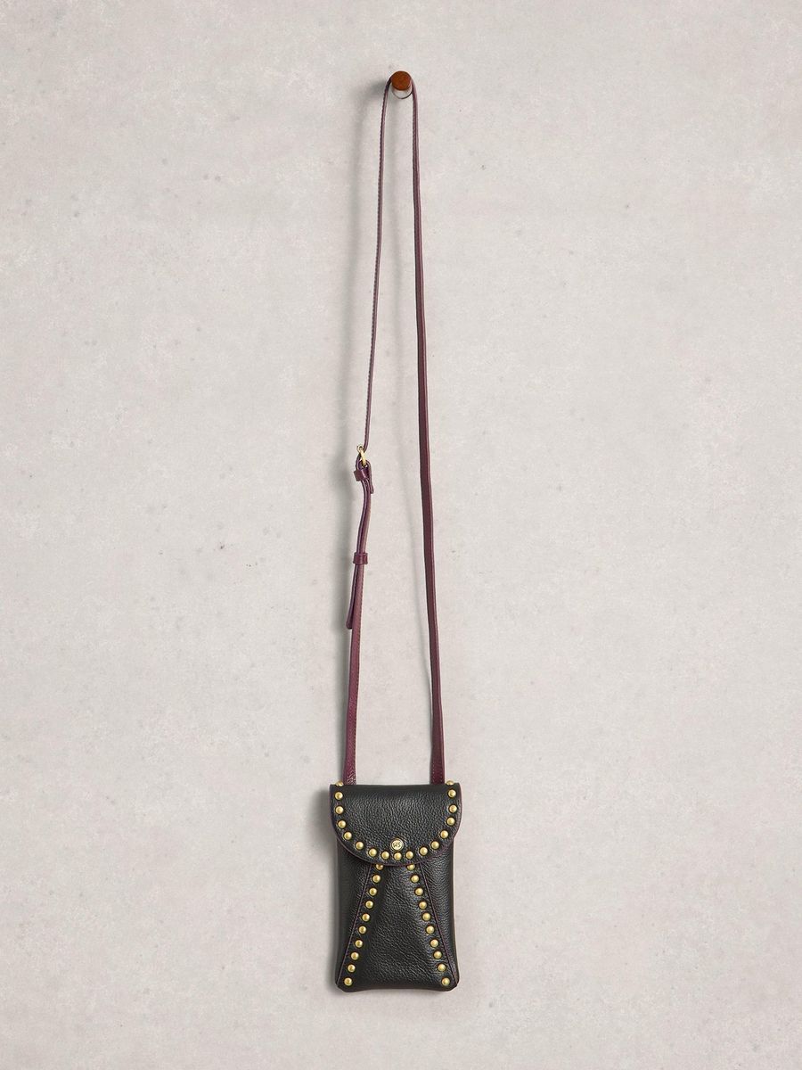 Handytasche aus Leder mit Nieten