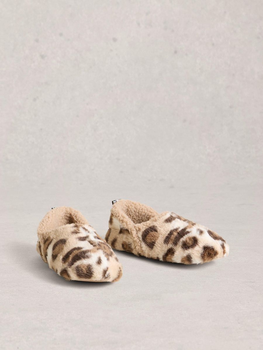 Bequeme Hausschuhe mit Leopardenmuster