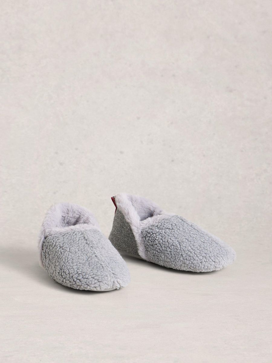 Bequeme Hausschuhe mit Leopardenmuster