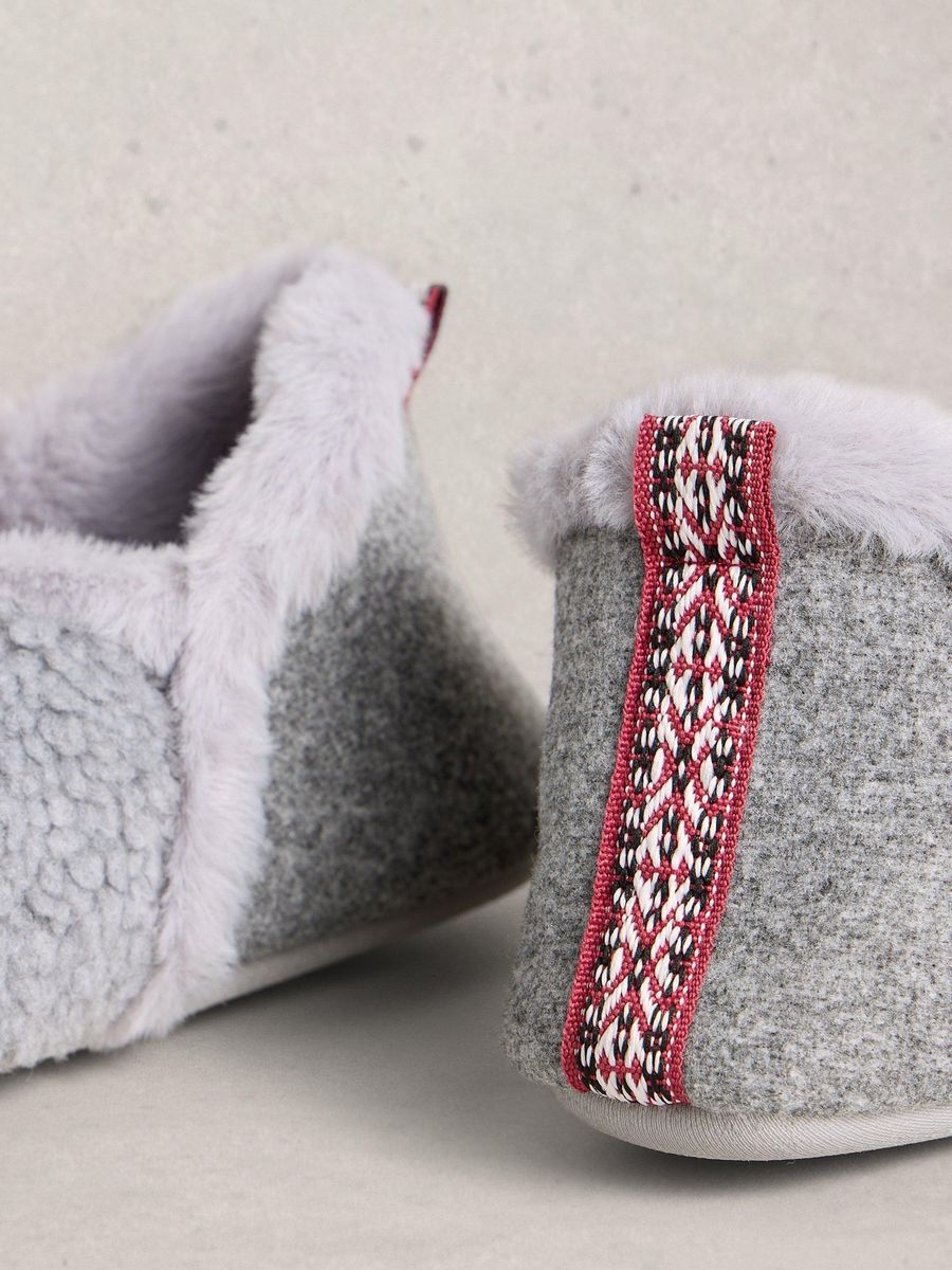 Bequeme Hausschuhe mit Leopardenmuster