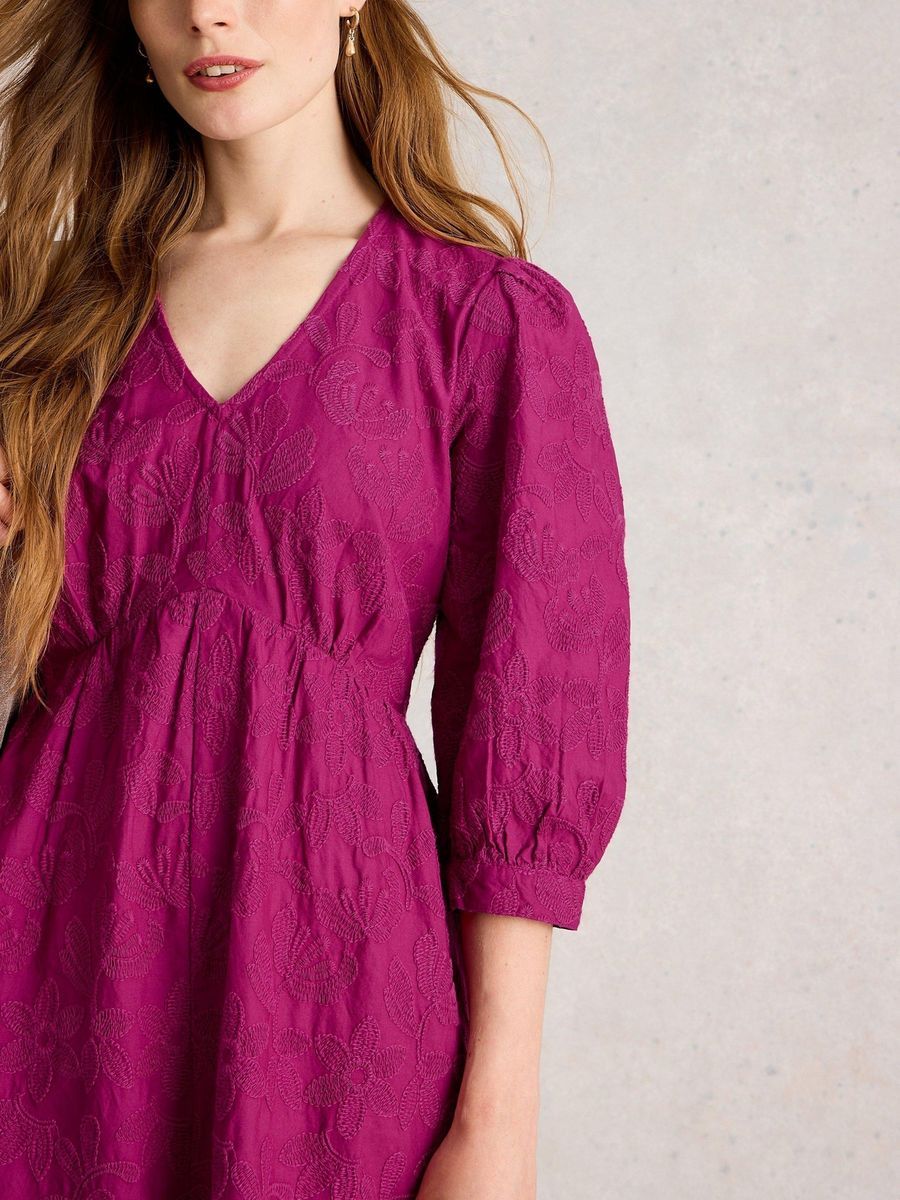 Besticktes Baumwoll-Midikleid mit Ärmeln