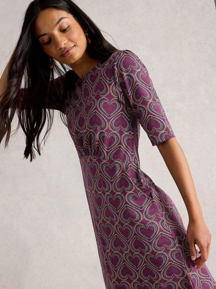Jerseykleid mit Herzmuster und Knielänge