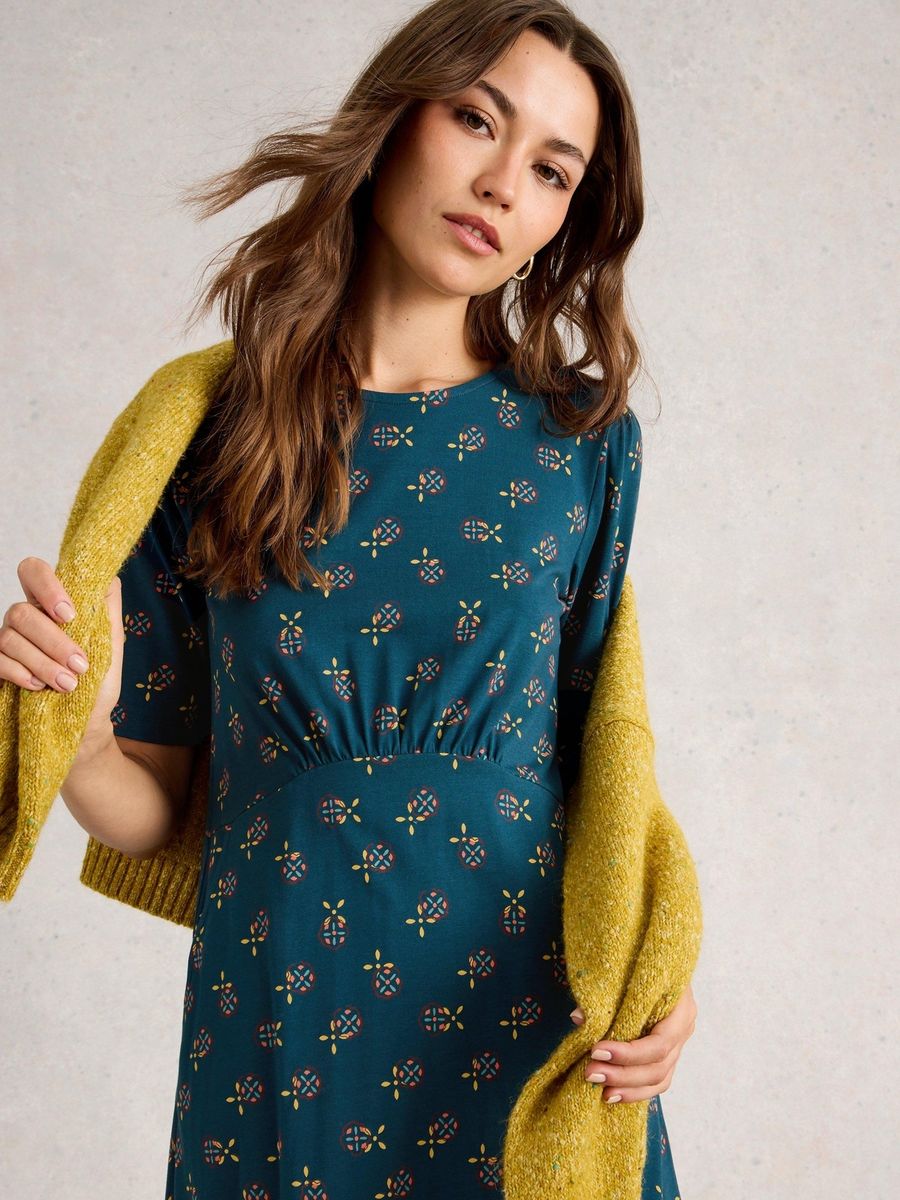 Jerseykleid mit Herzmuster und Knielänge