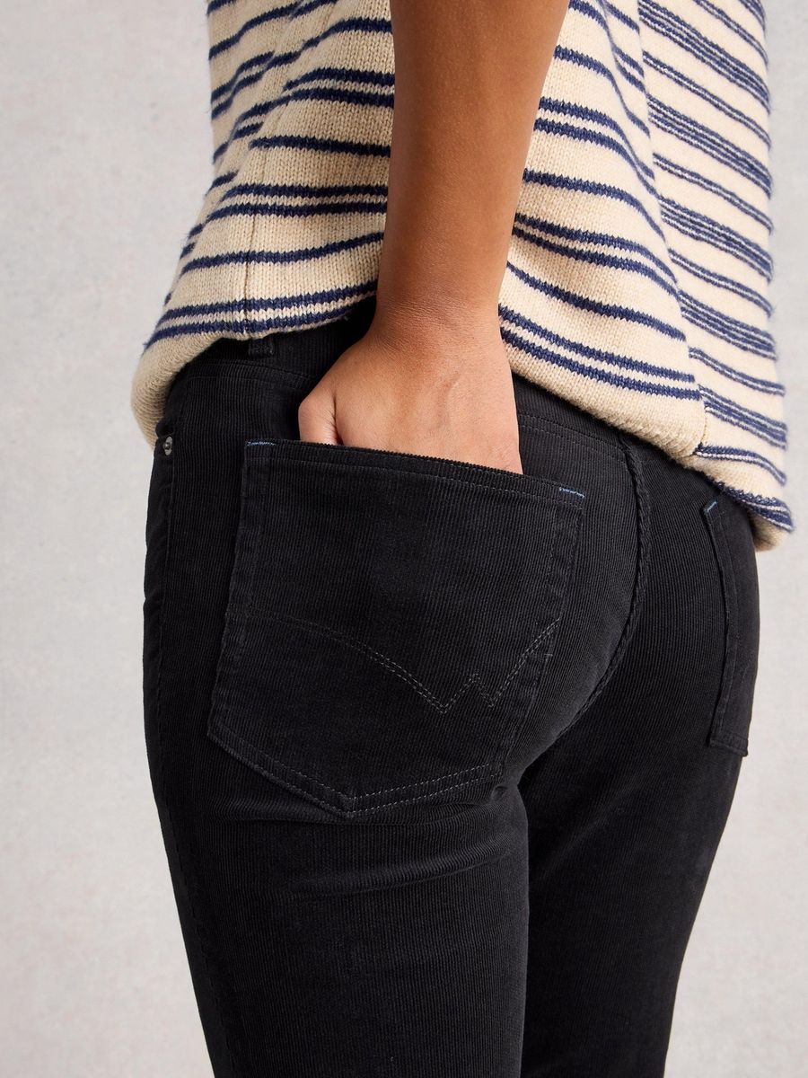 Bequeme Cordhose mit geradem Bein