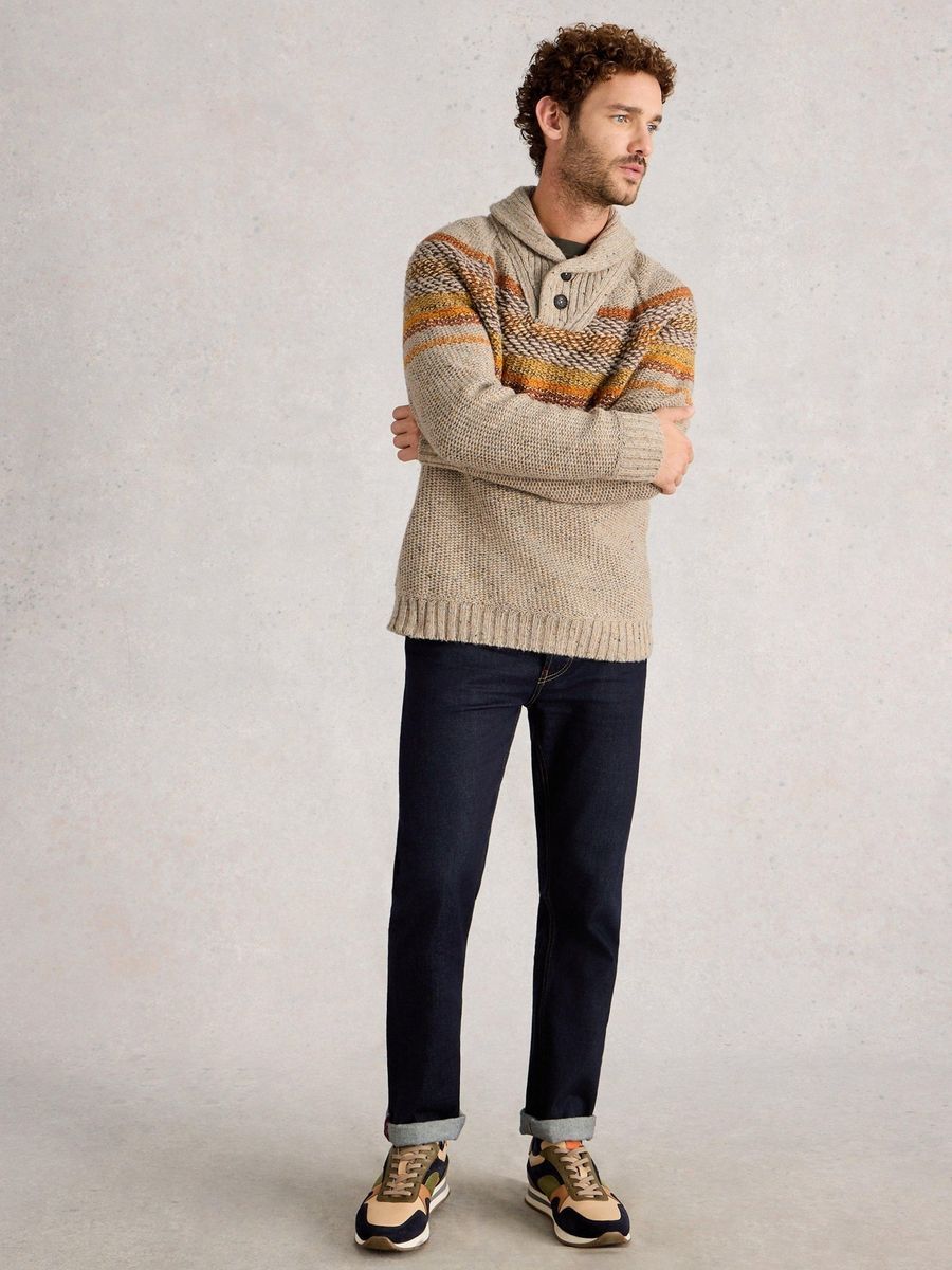 Gestreifter Strickpullover mit Schalkragen