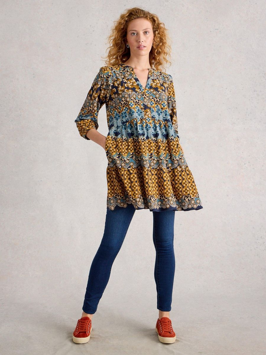 Bedrucktes Stufen-Tunika-Kleid