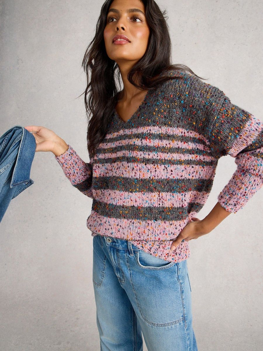 Gestreifter Strickpullover mit V-Ausschnitt