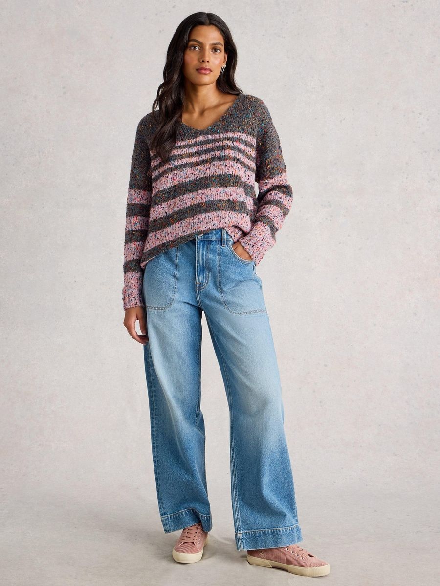 Gestreifter Strickpullover mit V-Ausschnitt