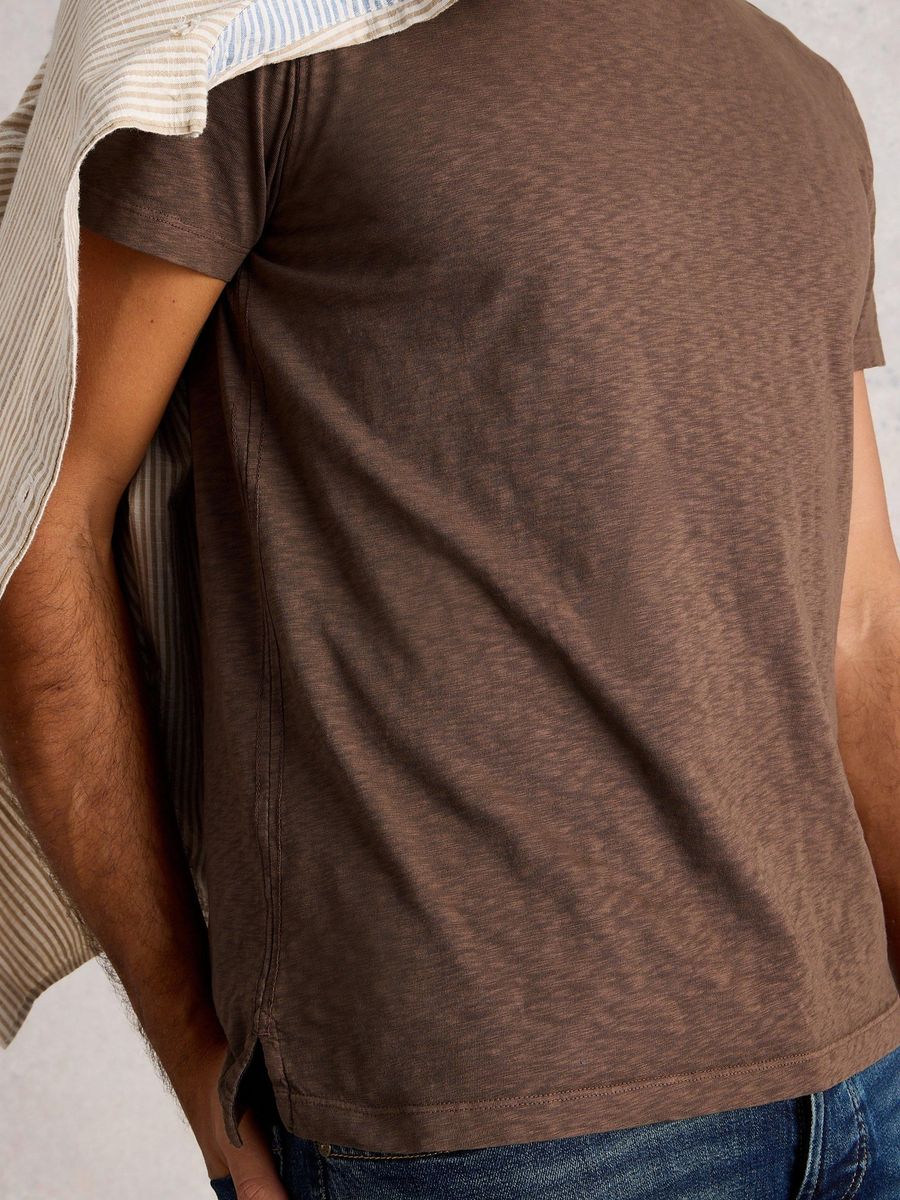 Klassisches Baumwoll-T-Shirt mit gerader Passform