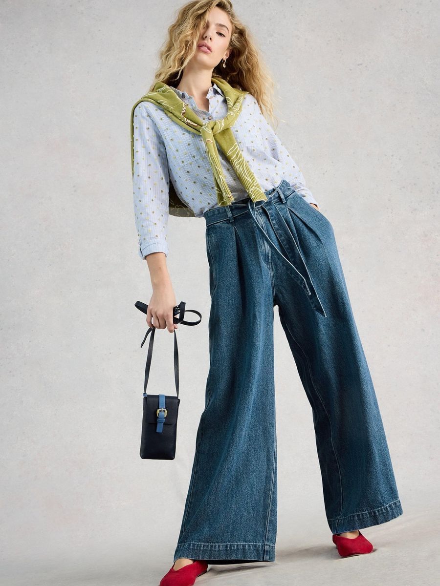 Weite Denim Jeans mit Gürtel