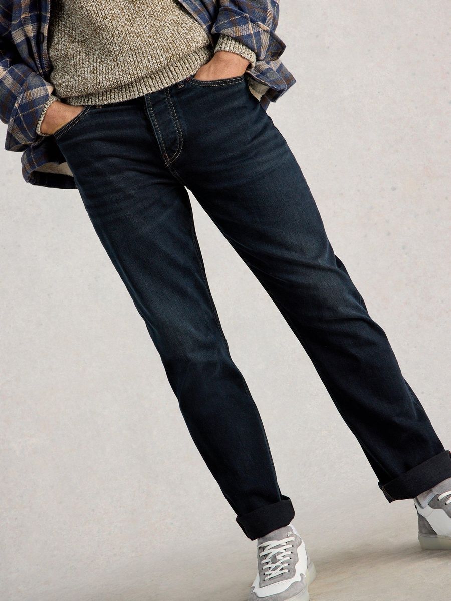 Jeans mit geradem Bein in dunkler Waschung