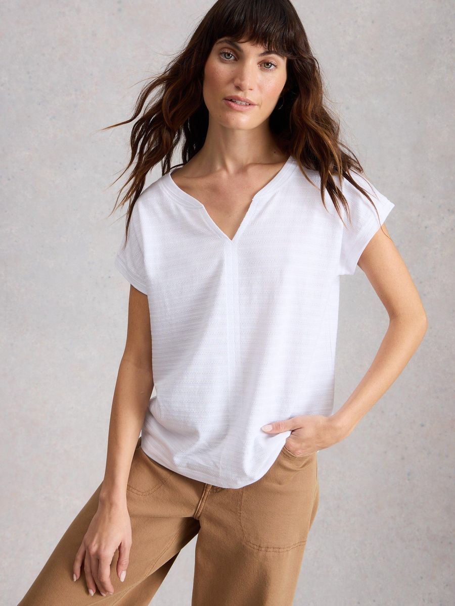 T-Shirt Nelly mit V-Ausschnitt