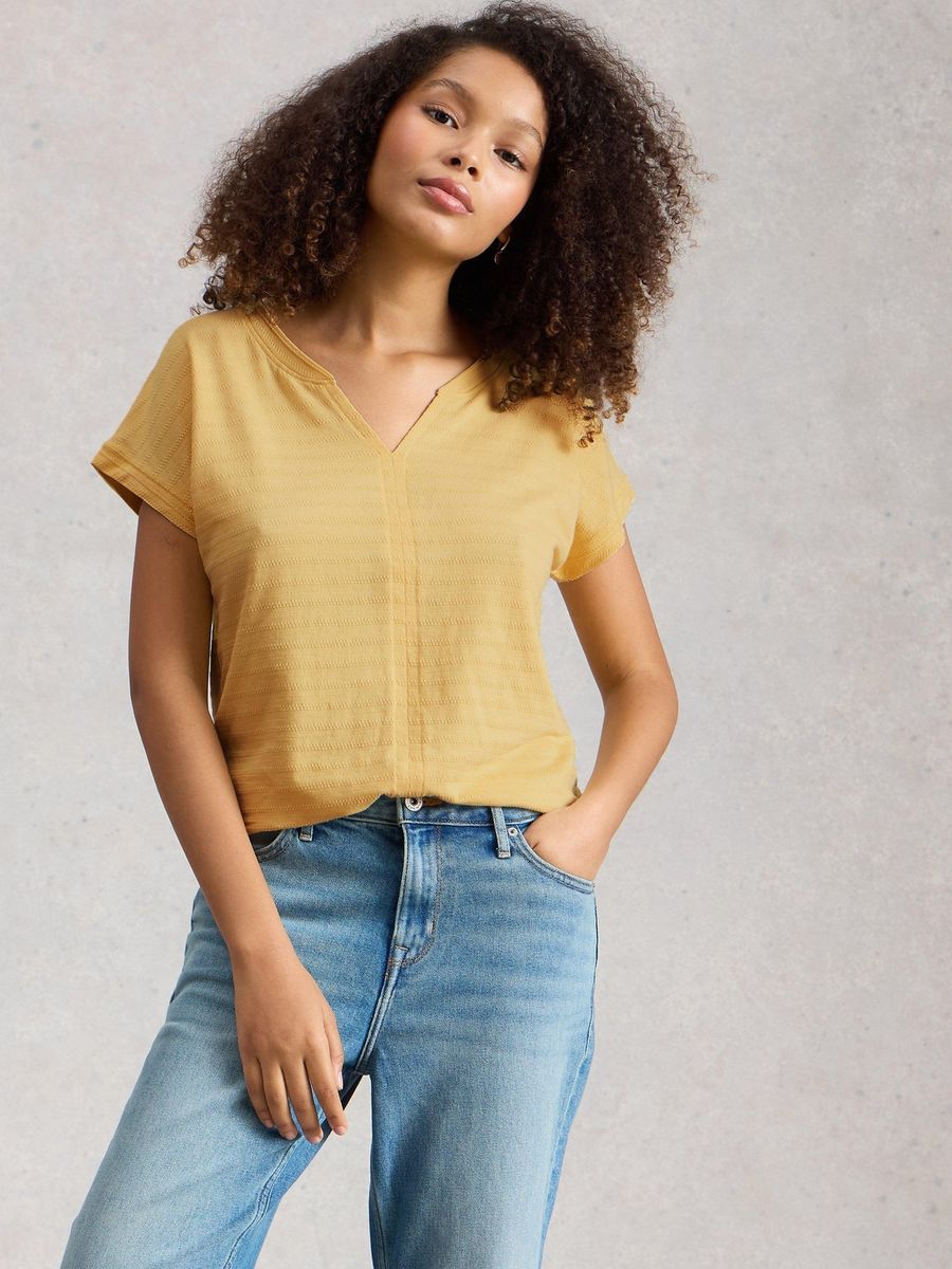 T-Shirt Nelly mit V-Ausschnitt