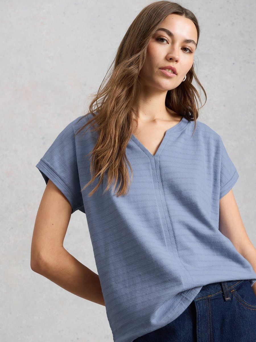 T-Shirt Nelly mit V-Ausschnitt