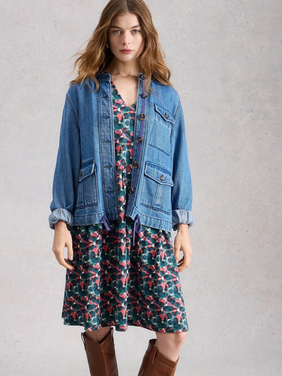 Fließendes Jerseykleid mit Print und V-Ausschnitt