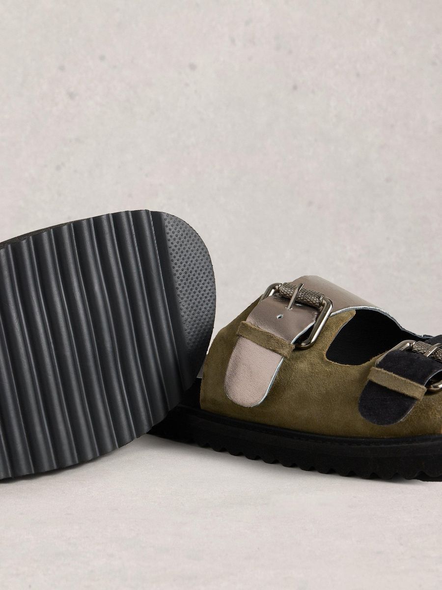 Fußbettsandalen mit Schnallen