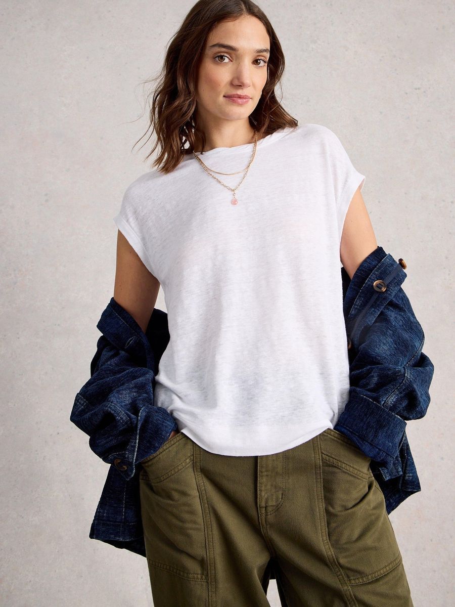 Leinen T-Shirt mit gerollten Ärmeln
