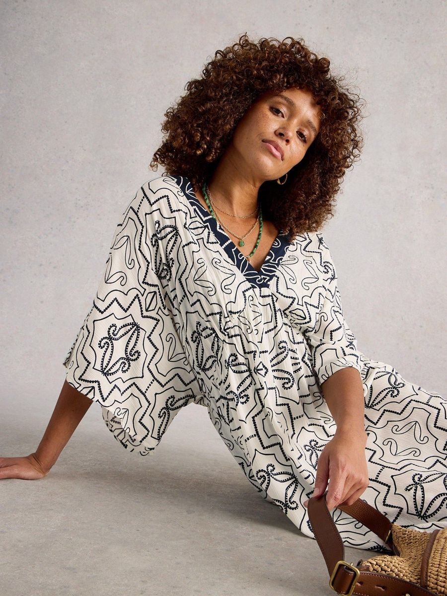 Geometrisches V-Ausschnitt Strandkleid