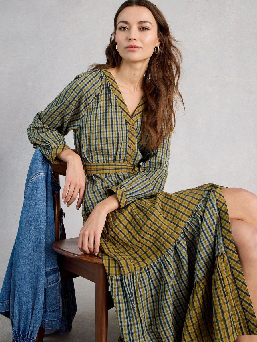 Gestreiftes Midi-Stufenkleid mit Gürtel