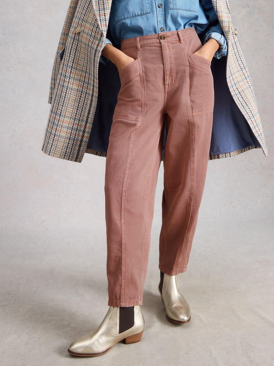 Hoch taillierte Hose im Barrel-Fit