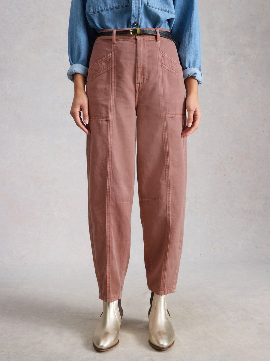 Hoch taillierte Hose im Barrel-Fit