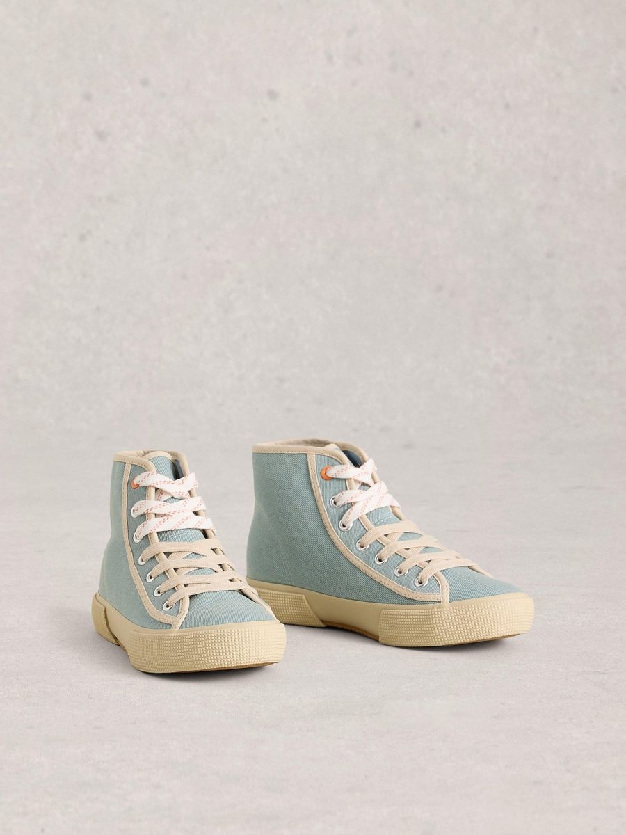 Hi-Top Sneaker aus recycelter Baumwolle
