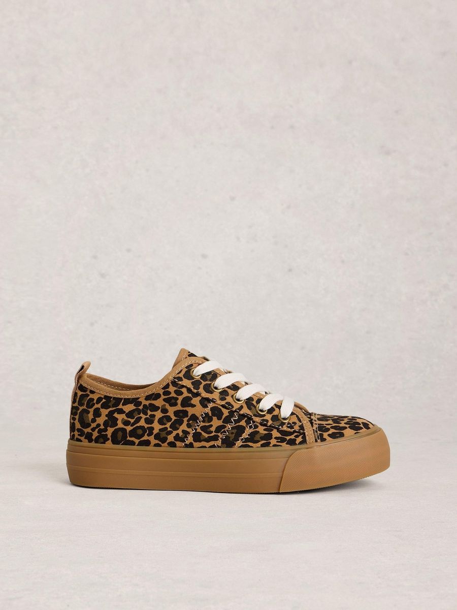 Canvas-Sneakers mit Leopardenmuster und Plateausohle