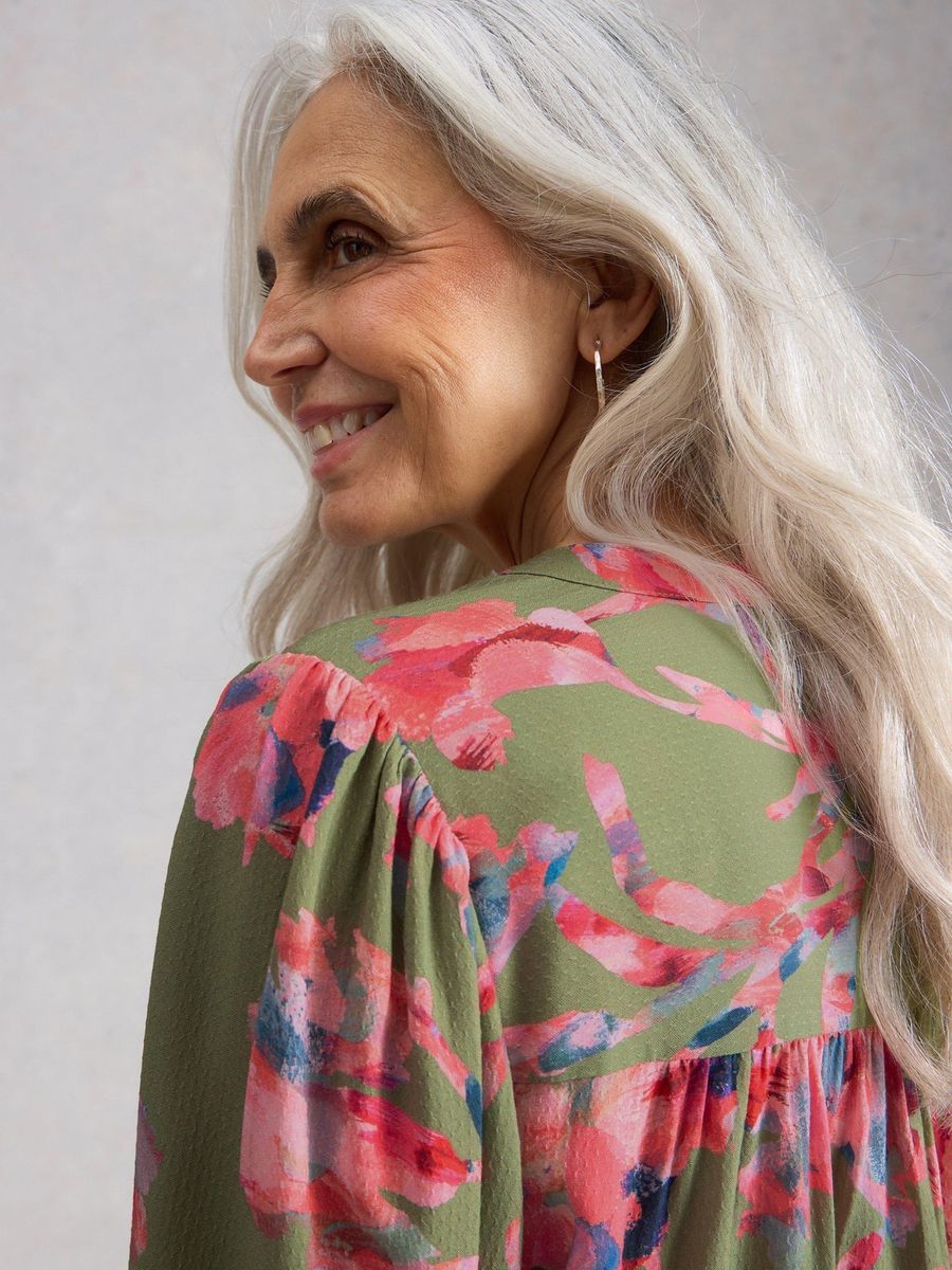 Elegante Bluse mit Blumenmuster und Ärmeln