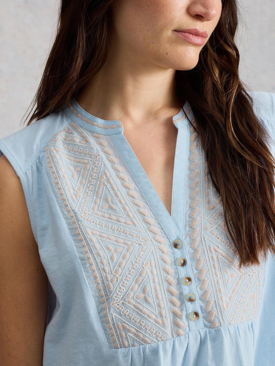 Ärmellose Baumwollbluse mit Stickerei